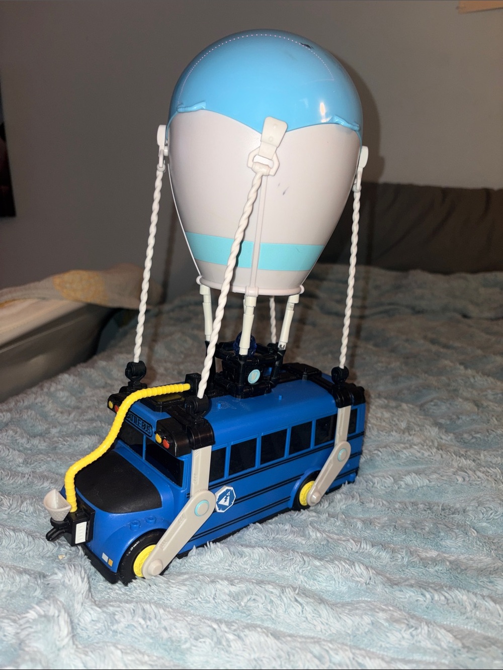 Blue Fortnite Battle Bus - Moose toys 2018